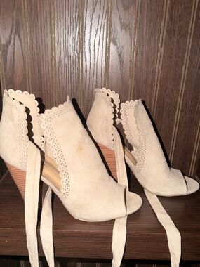 Women's Scalloped Open-Toe Suede Ankle Boots - Cream